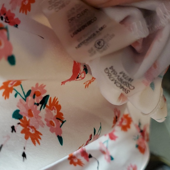 Calvin Klein Floral Sleeveless Blouse - White and Red Medium - Picture 6 of 6